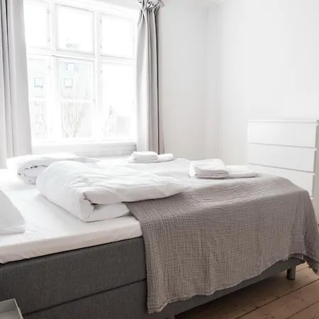Lovely 2-br With A Large Balcony In Norrebro - 65 Apartamento